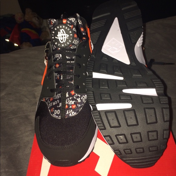 Nike Huraches - Picture 3 of 3